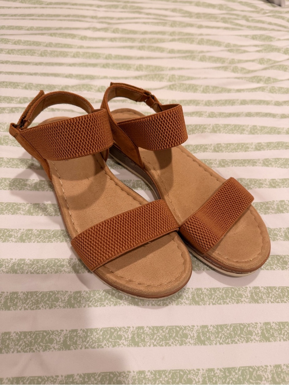 VJH Confort Women's Tan Elastic Strap Sandals